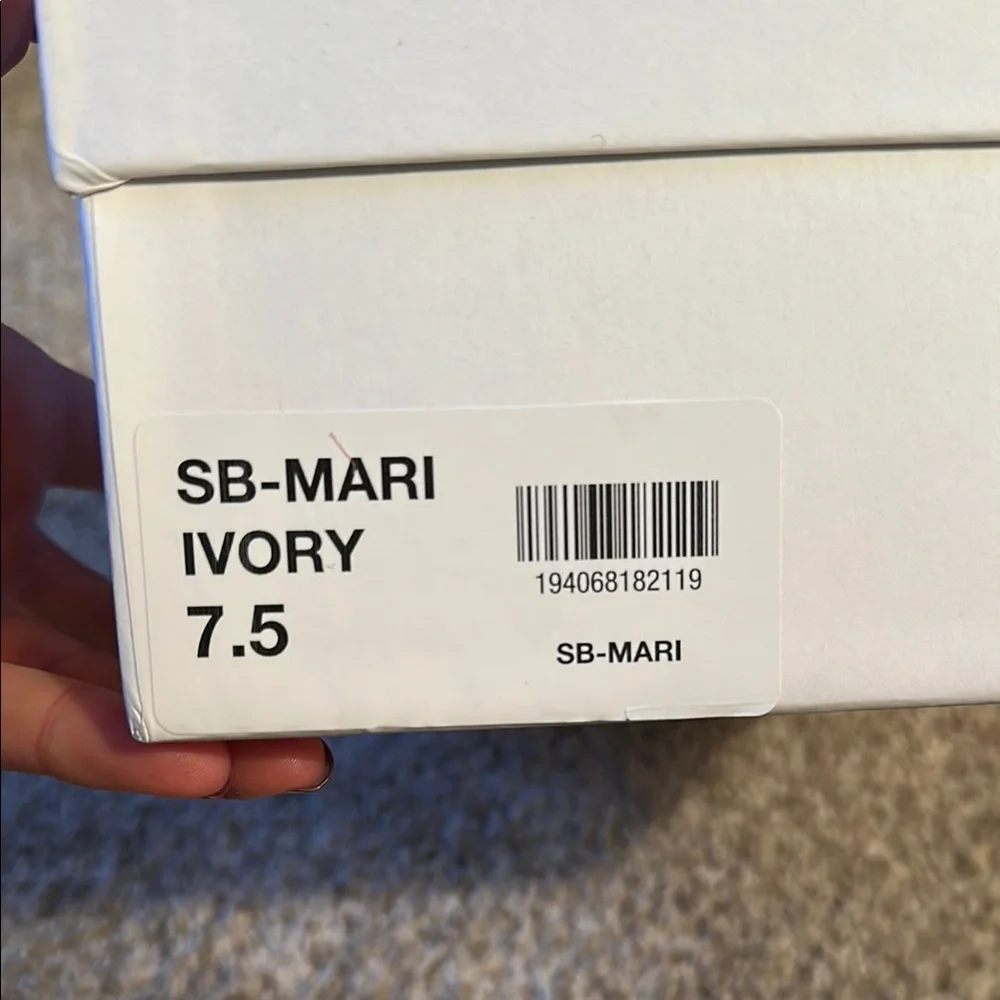 NEW Betsey Johnson Ivory Mari Block Heels - Picture 2 of 6
